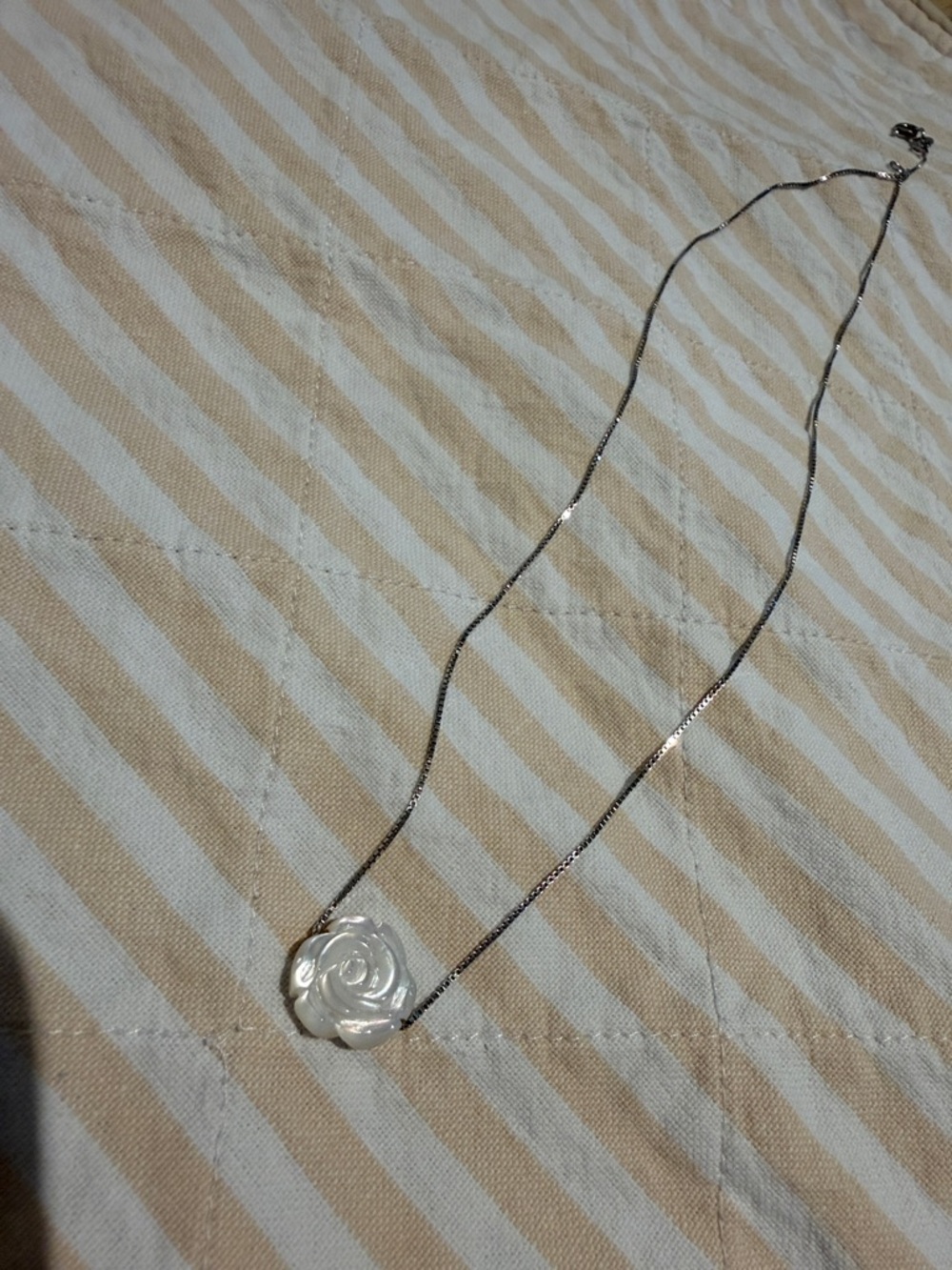Silver Necklace with White Rose Pendant - Mother of Pearl